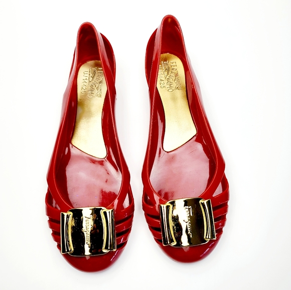 salvatore ferragamo bermuda jelly shoes